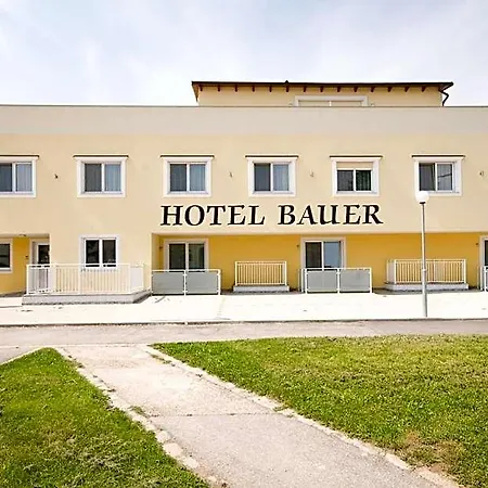 Hotel Bauer 3*