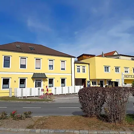 Bauer Hotel