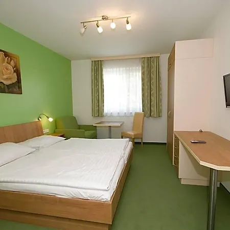 Hotel Bauer Rauchenwarth